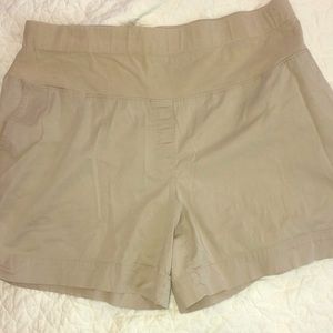 Khaki maternity shorts with pockets